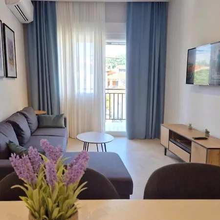 Aura Di Centro شقة لايميناس